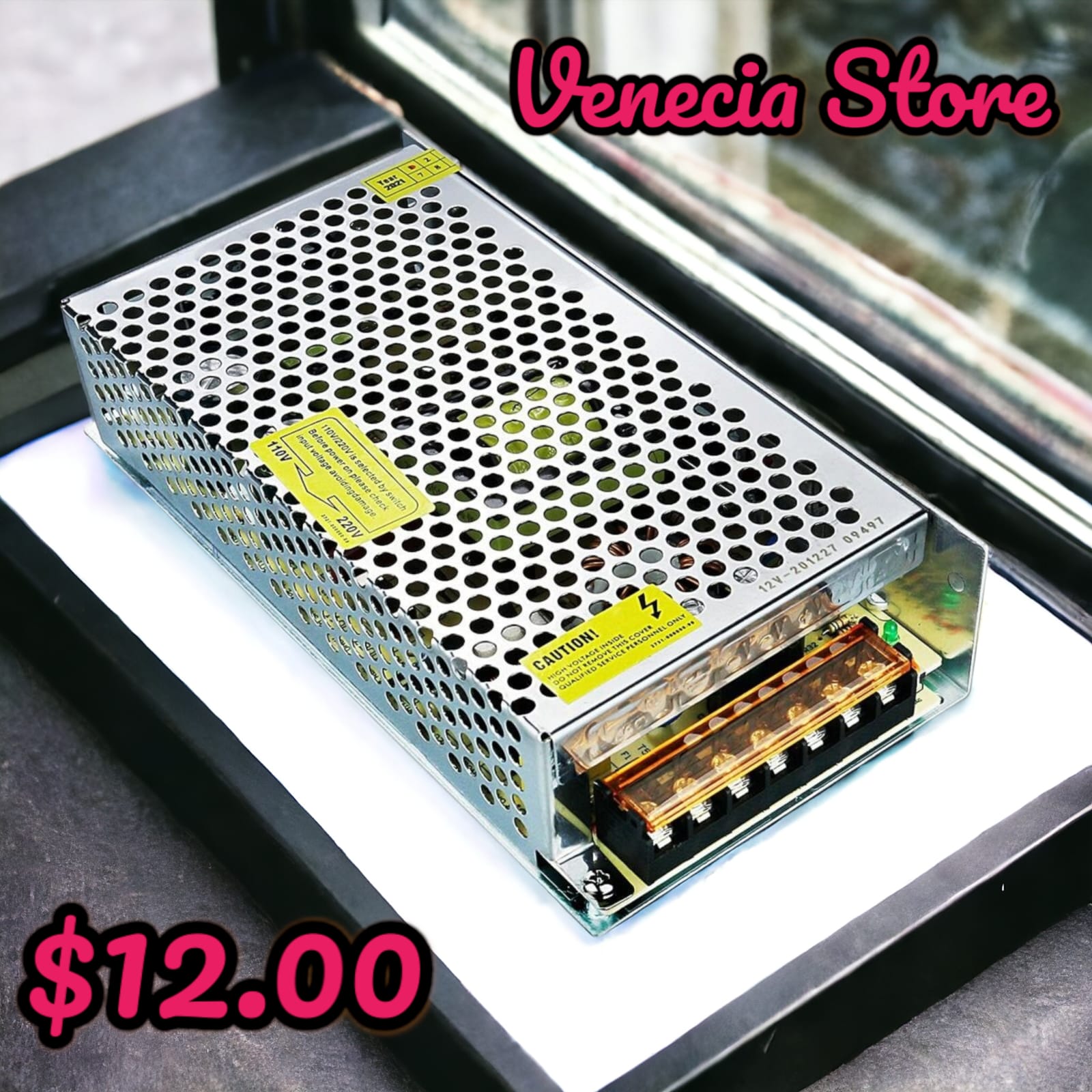 Fuente de 12v 15amp.